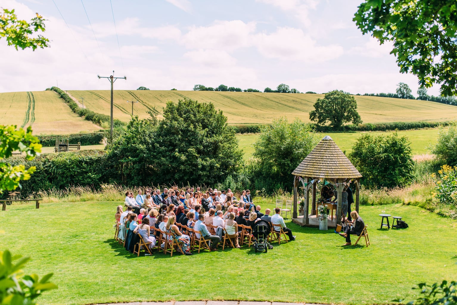 © Anna Pumer Photography outdoor wedding ceremony