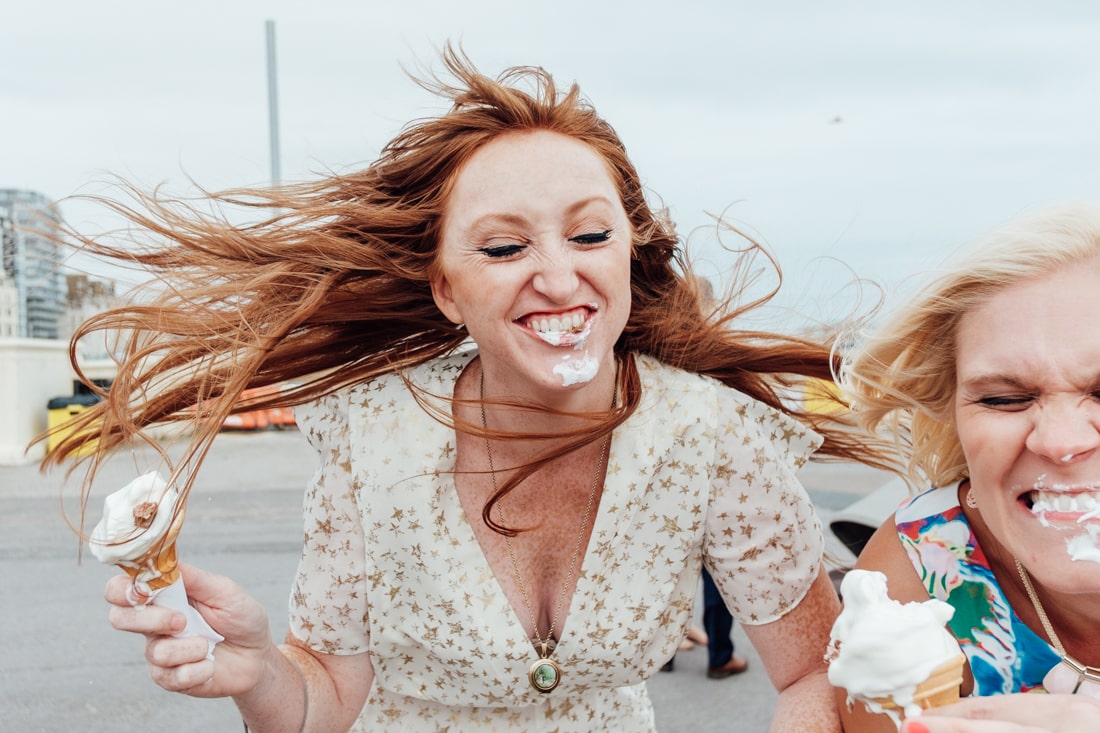 I love silly fun photos so much. These photos are what make a wedding day!