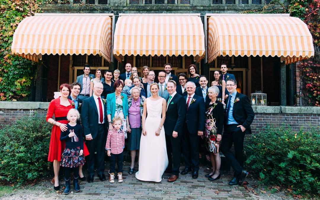 A quirky wedding timeline idea that slashes the cost of the wedding