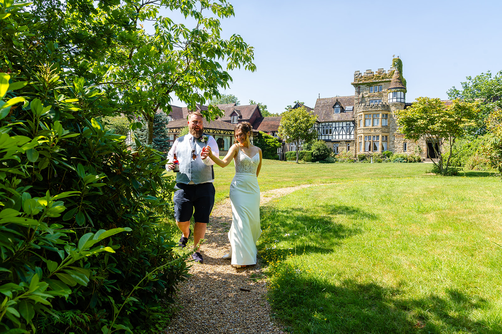 Summer heatwave wedding at the Ravenswood